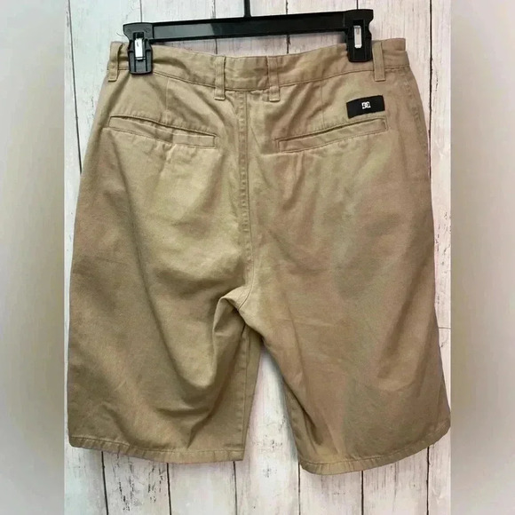 DC Khaki shorts size 28 100% Cotton - Picture 4 of 10